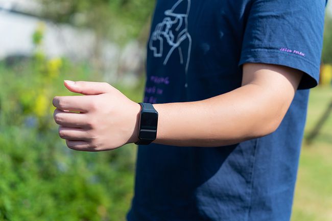 Willful Smart Watch monitors the physical condition 24/7